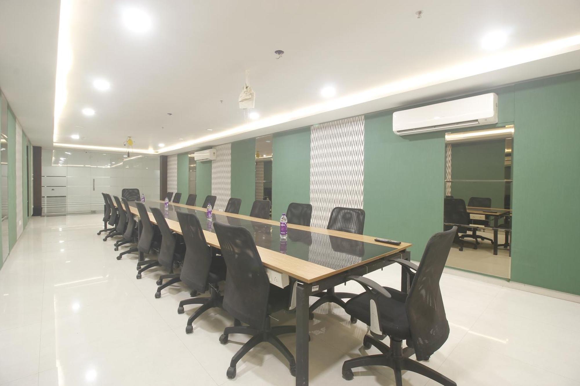 Hotel Ssr Grand Haydarabad Dış mekan fotoğraf