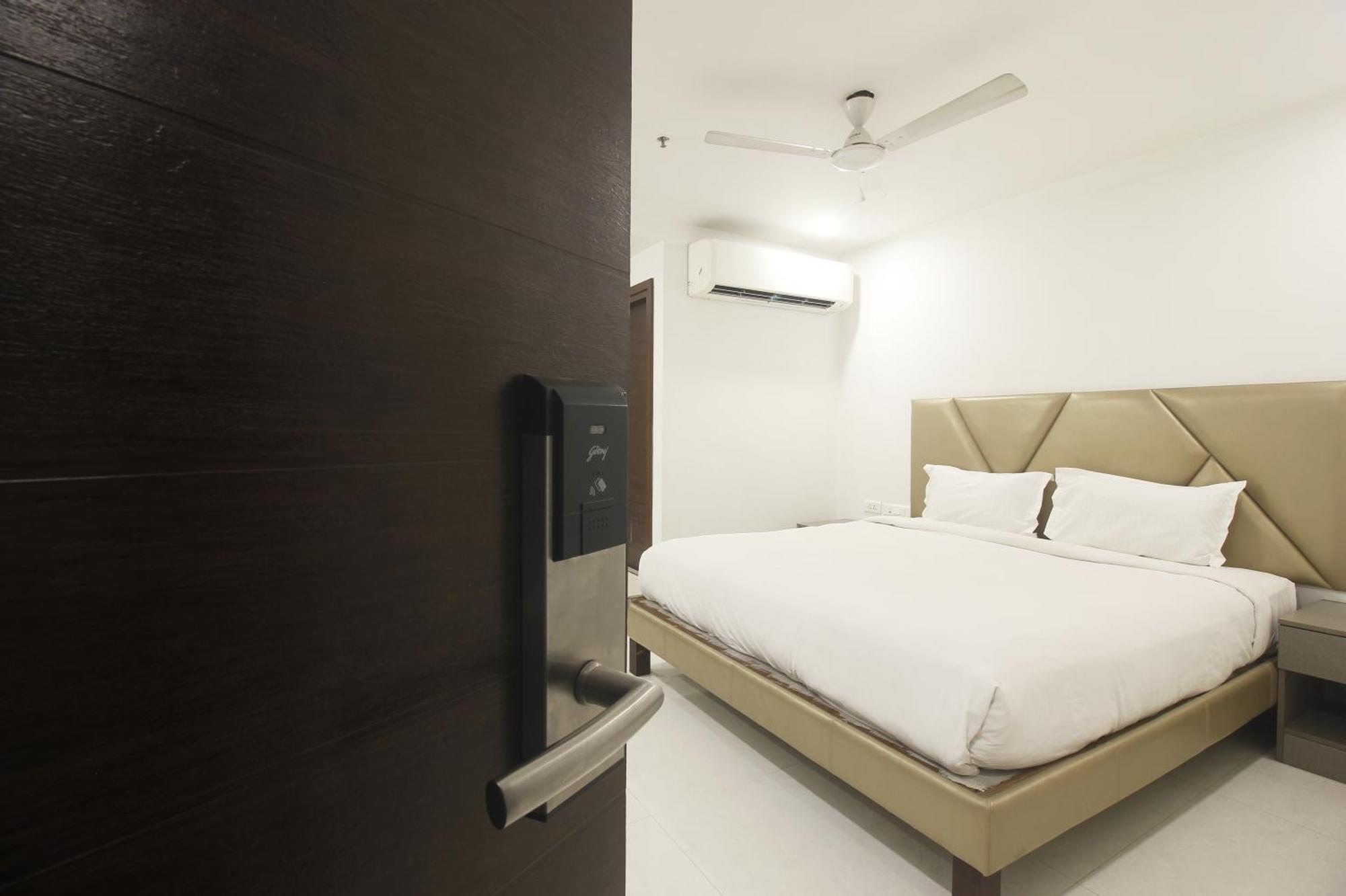 Hotel Ssr Grand Haydarabad Dış mekan fotoğraf